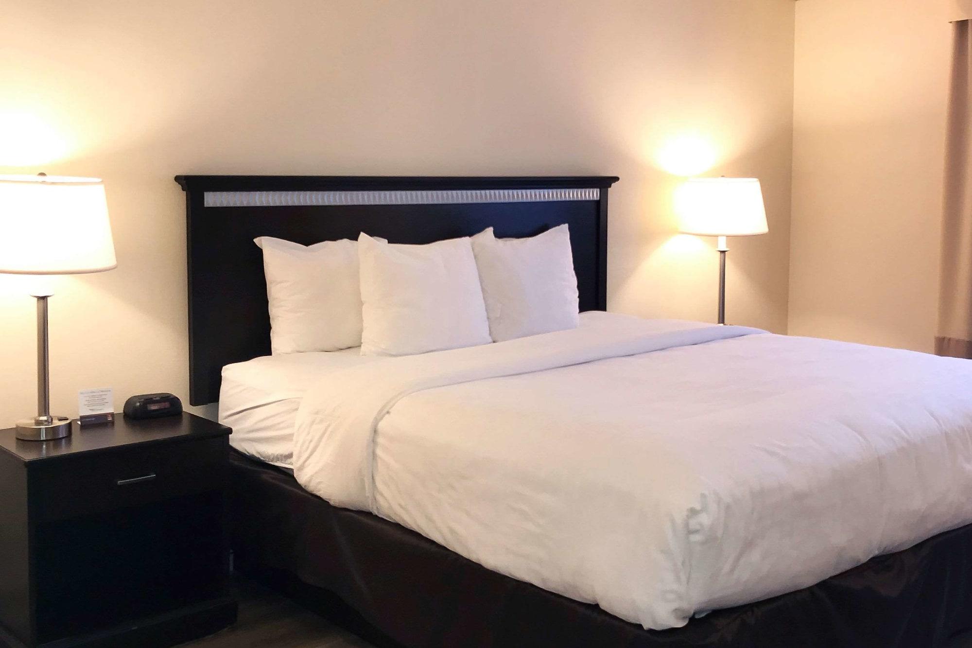 Clarion Hotel & Conference Center Toms River Ngoại thất bức ảnh