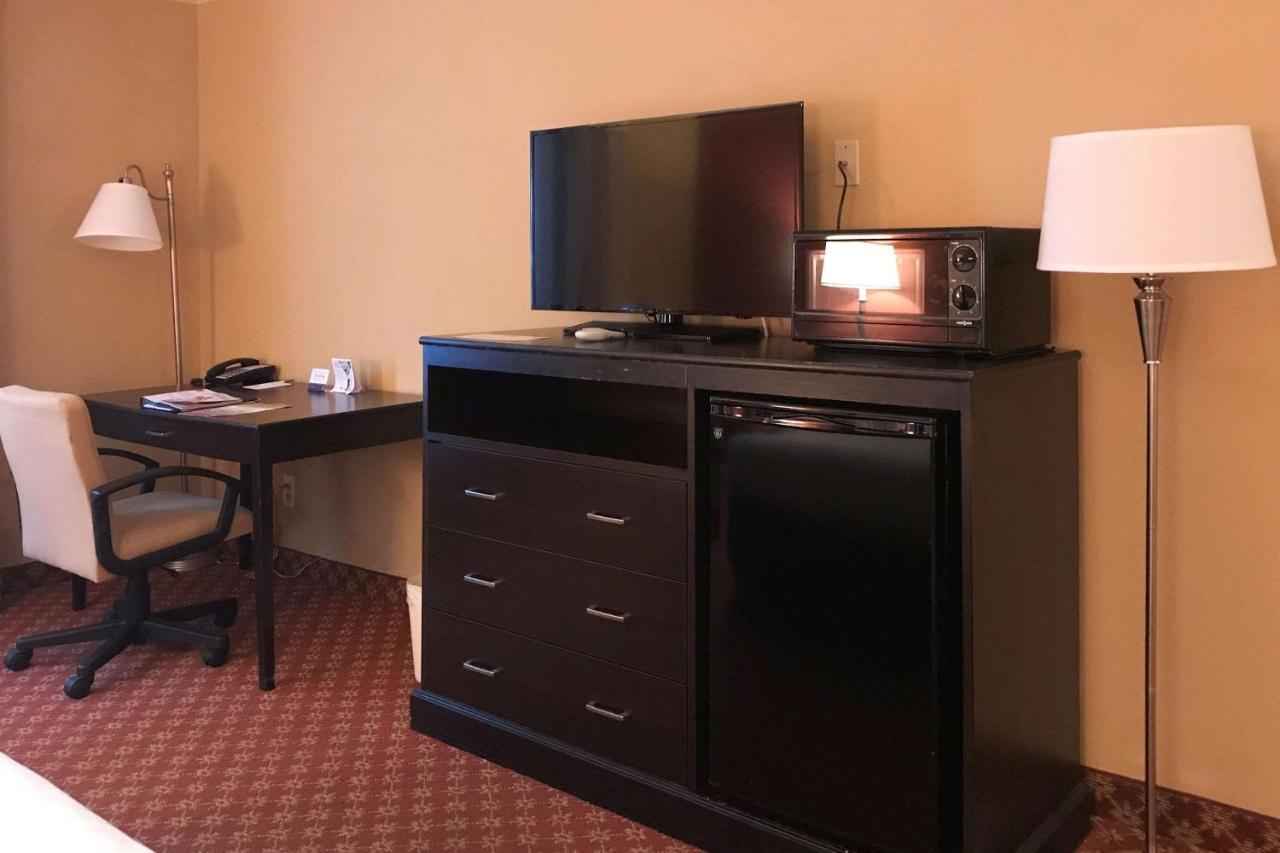 Clarion Hotel & Conference Center Toms River Ngoại thất bức ảnh